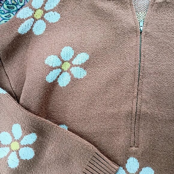 NWOT Pink Lily Brown Daisy Quarter Zip Size Small - Picture 3 of 3